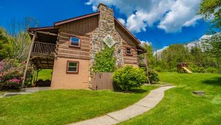 Swiss Mountain Village - Blowing Rock - 1