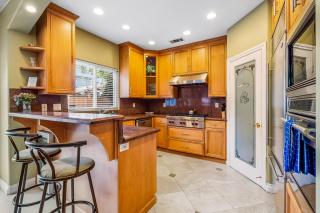 The Shangri-La of La Jolla Dog-Friendly Stunner with WiFi, AC, Grill, Patio, & Enclosed Yard - 2