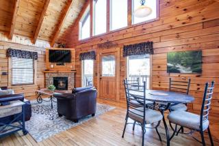 Whisk A Way with Hot Tub, Pool Table and Jacuzzi - Gatlinburg - 9