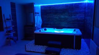 Cosy Love & Spa Love room avec spa, hammam et sauna privatif - Cemboing - 0