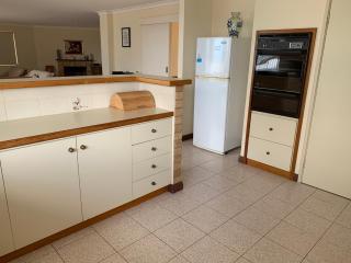 Ocean Vista Beach Stay - Rockingham - 3
