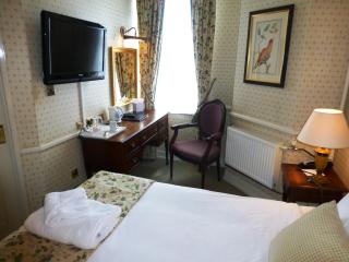 The Bear Hotel - Devizes - 2