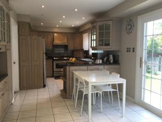 Comfort Stays near Toronto Airport - 8