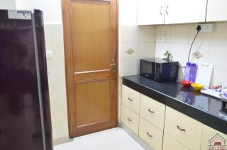 Spacious 2BHK prime location with big Livingroom 8 - New Delhi - 8