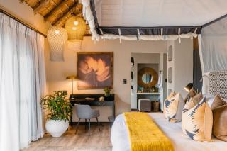 Thornybush Simbambili Lodge - Sabi Sand Game Reserve - 0