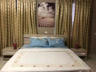 Exquisite 2 Bedroom Apartment for Family with Pool - 1