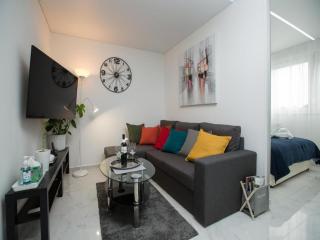 Modern & Luxury APT Zagreb Airport W/ free WiFi - Velika Gorica - 7
