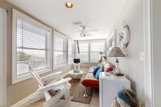 Spacious Beachfront Home w/Deck, Balcony, Central A/C, Washer/Dryer, and WiFi - 4