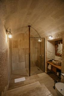 Misty Cave Hotel - 3