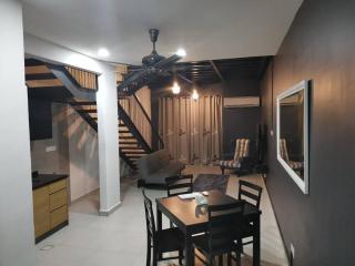Lakeview Duplex Apartment Free WiFi and Netflix - 1