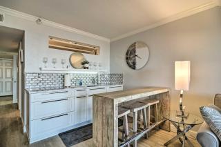 Beachfront Clearwater Condo with Community Pool - Clearwater Beach - 4