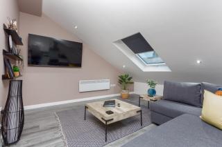 Charles Alexander Short Stay - The Gateway - 1