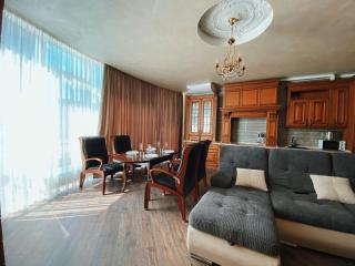 Arcadia Plaza 2-BR Brown Prestige Apartment 89 - Odessa - 9