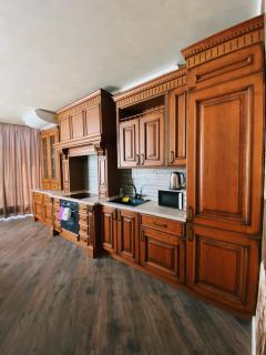 Arcadia Plaza 2-BR Brown Prestige Apartment 89 - Odessa - 2