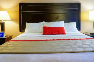 Ramada by Wyndham Ontario Airport & Convention Center - Ontario - 8