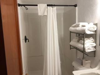 Sportsman's Lodge - 2