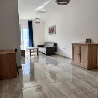 F3 Room 1, Private Double room with private bathroom and balcony - Msida - 3