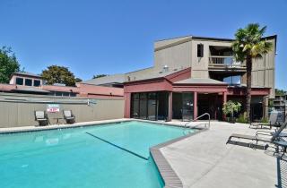 Hayward Inn - 4