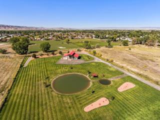 Carriage House - Serenity Now At This Sweet, Cozy Getaway - 9