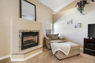 Velo I - Beautiful Cozy Home With Patio & Garage, Free Wifi & Pets Welcome - 1