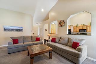 Velo Iii - Spacious One Level, Covered Patio, Jetted Tub, Cozy Living Rm, Smart Tv - 6