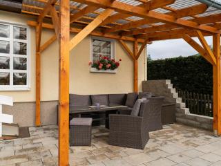 Holiday home with private garden - 2