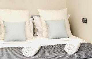 Sitges Spaces Garden Paradise 3 bedroom, 3 bathroom, huge PRIVATE garden-terrace, pool- sleeps up to 8 - Sitges - 8