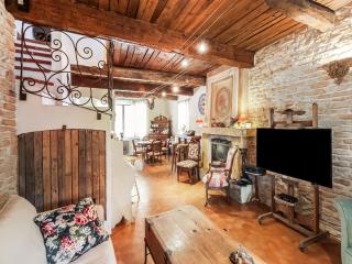 Charming holiday home in Lorgues with pool - Lorgues - 2