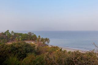 The Blue Horizon by StayVista - Featuring a beach-view villa with a swimming pool, indoor games, and a relaxing balcony - 7