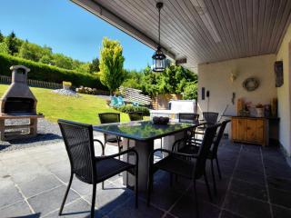 Luxurious Holiday Home with Jacuzzi - 9