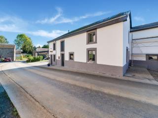 Holiday Home in Houffaliz with Garden - Nadrin - 4