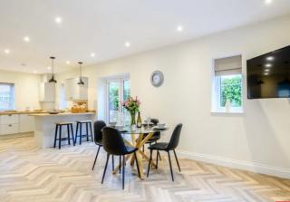 The Lodge - Coltishall - 8