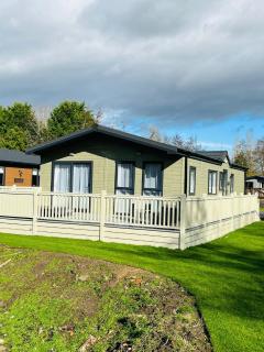 Bridgewater Lodge with Hot Tub - York - 6