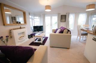 Hollicarrs - Long Lane Lodge - York - 0