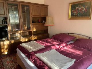 Suburb Hostel - 3