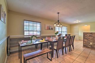 Grand Valrico Home with Deck, Fire Pit and Yard! - Valrico - 1