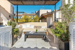 Designer Gem with terrace in prime location - 6