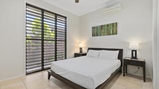 Larasati - Palm Cove - 2