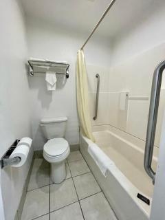 Red River Inn - - 3