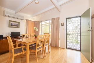 Batehaven Beach House - 2