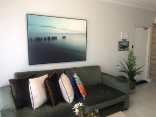 Luxurious Waterfall 1 bedroom Condo With Free Uncapped Wifi - Midrand - 4