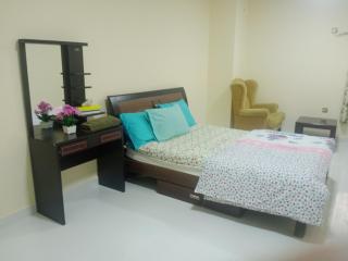 Furnished room hall way bathroom(homestay not hotel) - Al 'Ayn - 0