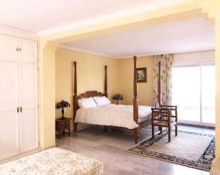 Beautiful, Bright and Spacious Duplex in Marbella - Estepona - 3