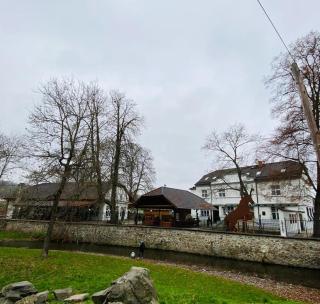 Penzion a Restaurace Bělecký Mlýn - Ptení - 2