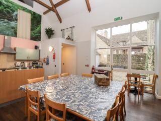 Greyhound Barn - Ampney Crucis - 2