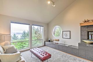 Unique Port Ludlow Home with 3 Decks and Hot Tub! - Port Ludlow - 4