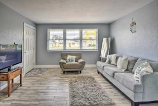 Ormond Beach Home with Screened Porch, Walk to Shore - Ormond Beach - 4