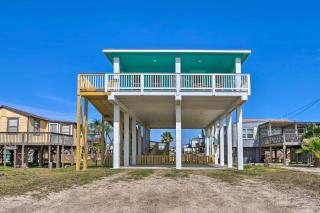 Furnished Deck and Ocean Views Surfside Beach Home - Surfside Beach - 8