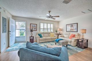 Home in The Villages with Lanai and Private Hot Tub! - The Villages - 3