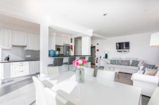 Old Town Beach Apartments - 7